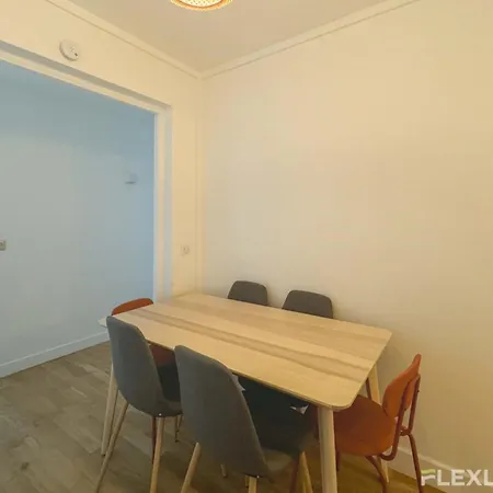 Flexliving - - Lourmel Paříž